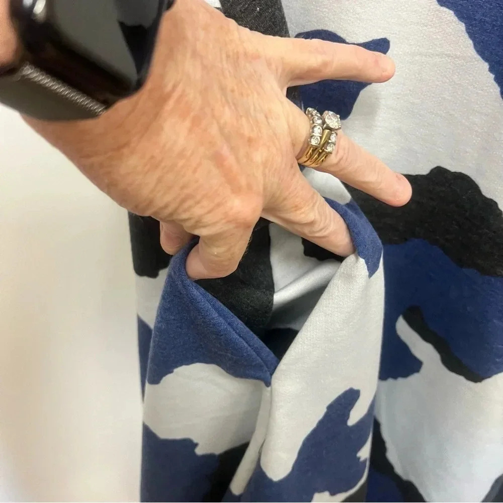Elan blue/black camo A-line dress. T-shirt style with pockets size small - Picture 5 of 6